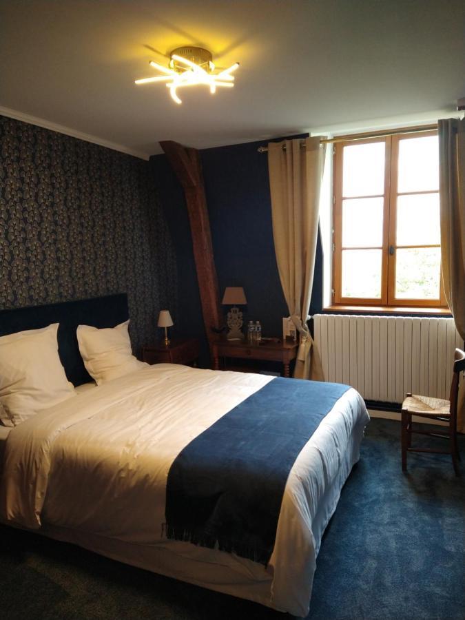 Hotel La Croix De Vernuche Varennes-Vauzelles Dış mekan fotoğraf